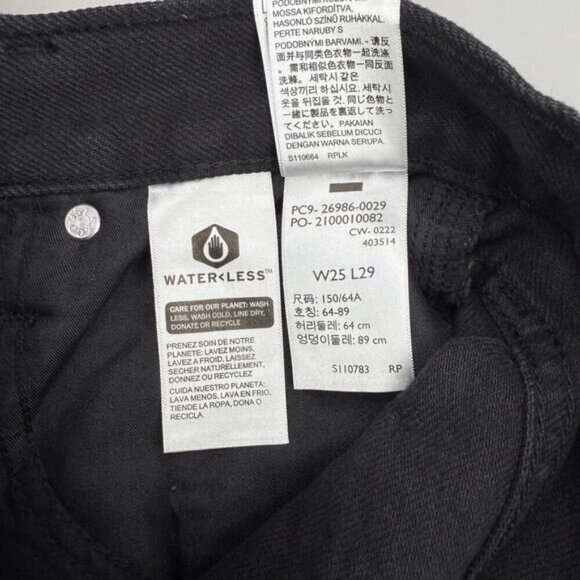 NWT LEVI'S High Waisted Mom Black Destructed Jeans Size 25 - Picture 8 of 10